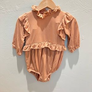 NWOT Kate Quinn 6-12 mo clay colored bamboo ruffle neck bubble romper